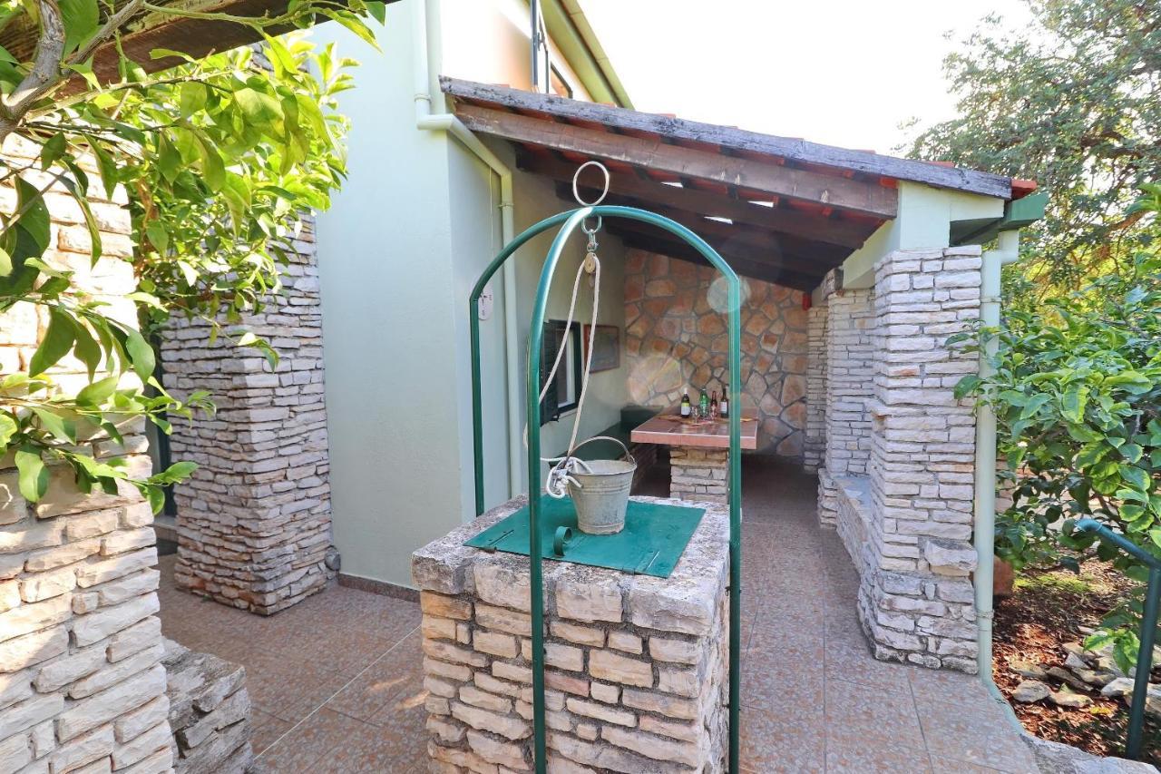Stone House Oreb'S Cottage Вела-Лука Экстерьер фото
